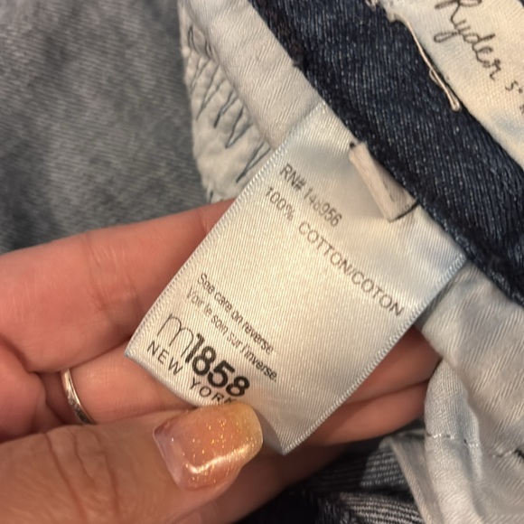 M1858 New York Distressed Denim Shorts size 10 (30) - Picture 7 of 9